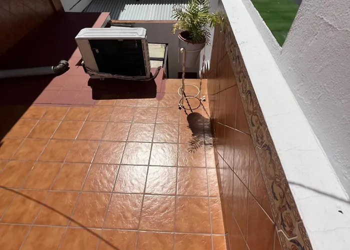 M&m, La Casita Ronda